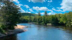 Paysage cyclable dans la région des Laurentides, Québec.